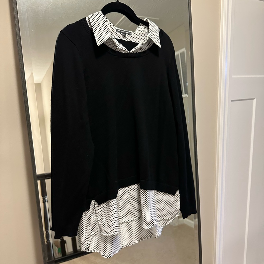 Like new Adriana Papell Blouse in size large